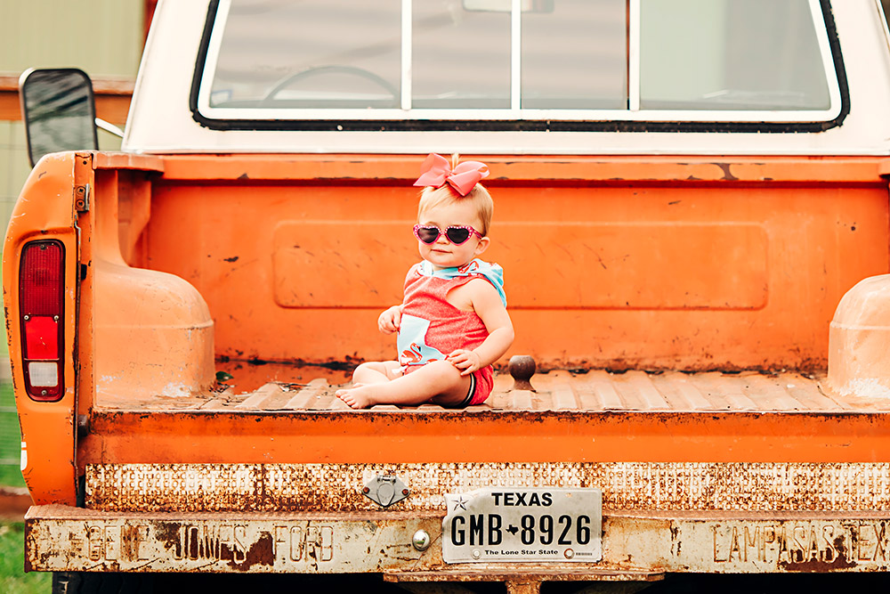 baby sitting in car in san antonio texas